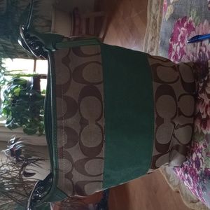 Authentic Vintage Lage C Coach Bucket Bag Very Good Condition. Purse is Vintage